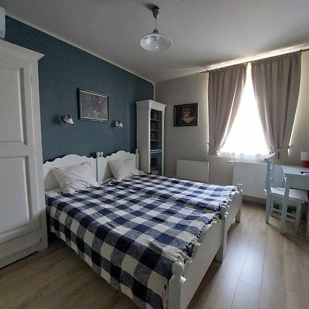 Fogado A Patkolokovacshoz Vendeghaz Szekszard Bed & Breakfast Exterior photo