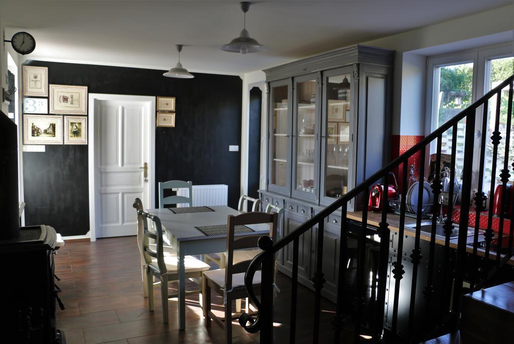 Fogado A Patkolokovacshoz Vendeghaz Szekszard Bed & Breakfast Exterior photo