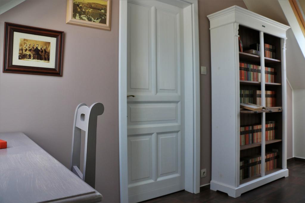 Fogado A Patkolokovacshoz Vendeghaz Szekszard Bed & Breakfast Exterior photo